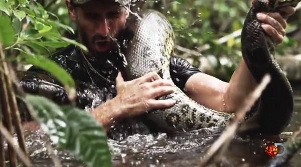 Discovery纪录片《Eaten Alive》要让野生动物制片人被蟒蛇吞进肚子里