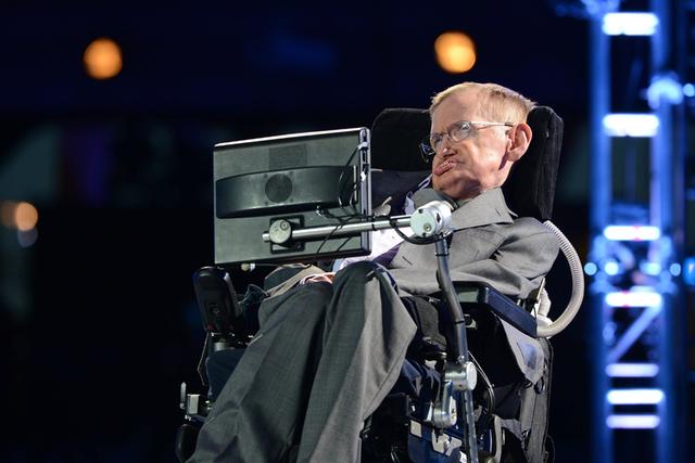 斯蒂芬•霍金认为《星际穿越》中嵌入当前天体物理的许多理论