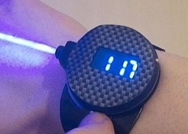 激光表可1500毫瓦的激光。