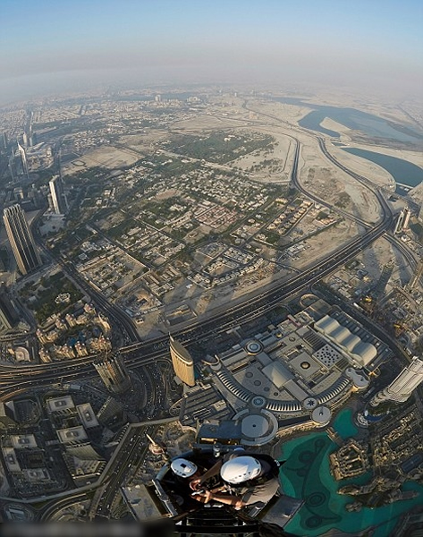由高空观看迪拜,是一种难忘的体验。