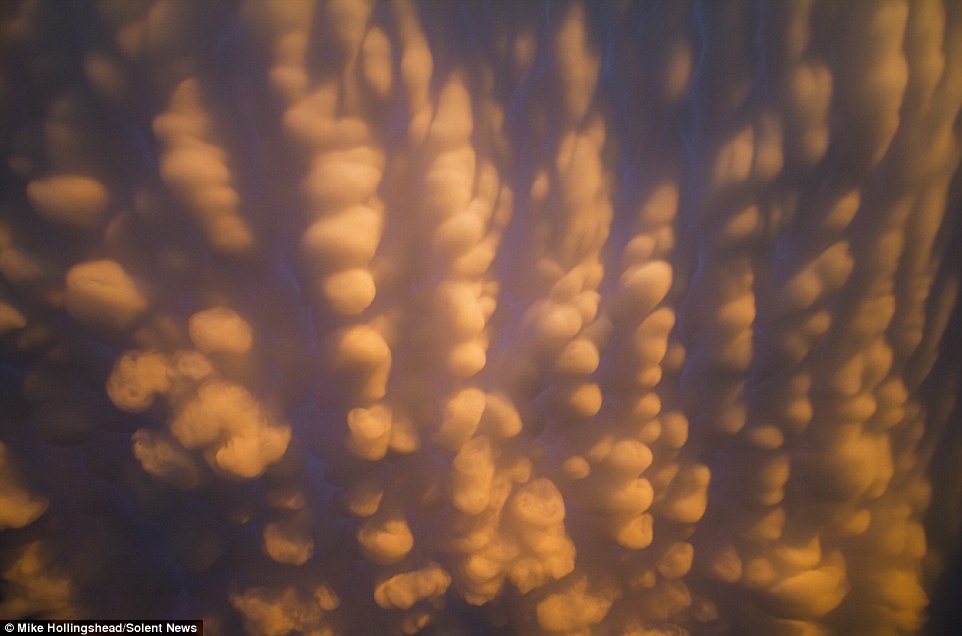 籩׷ڲ˹׳ۡ鷿ơMammatus cloud