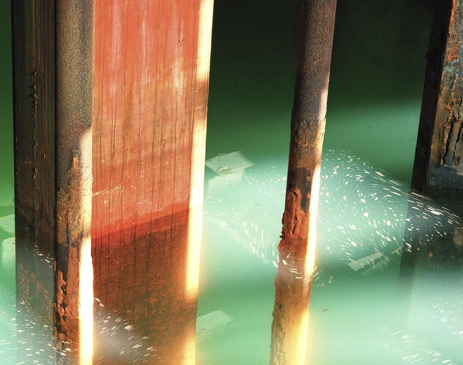 但是直到20世纪90年代初,米勒才开始为太空设施拍照。当时他正在佛罗里达州布雷瓦德县教授摄影技术,那里距离卡纳维拉尔角仅30分钟车程。一个朋友在清理太空中心地面