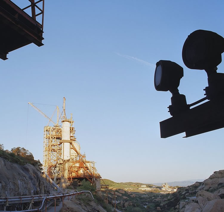 自从那以后,米勒的脚步遍布美国各地,包括美国宇航局、空军、陆军、商业太空发射与测试场等,抓拍这些历史遗迹的照片,试图在它们完好的时候记录下它们。米勒估计,这些设