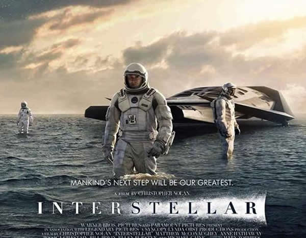 《星际穿越》的海报