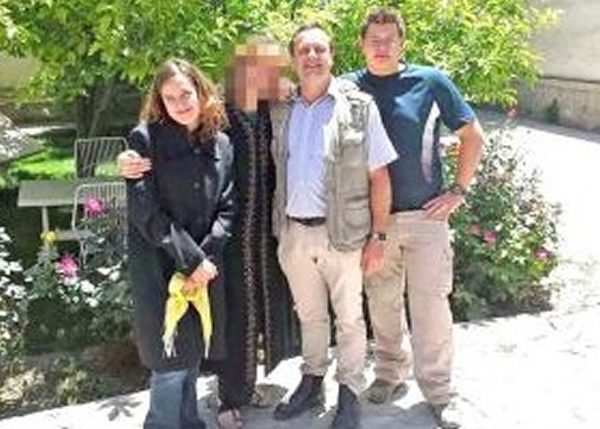 �������߶���(�Ҷ�)������Ů(��һ����һ)������������װ����ը����