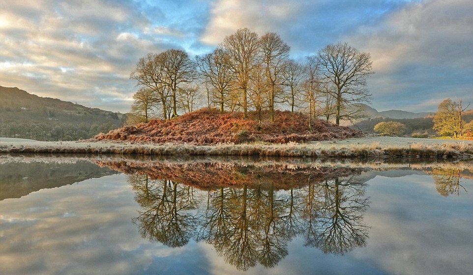 ���϶�֮�У���ˮ����͸����