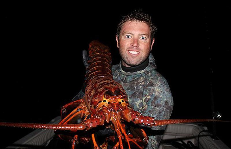 ��������ѧ��ҹ��Ǳˮ�̵�һֻ�޴��̫ƽ����Ϻ