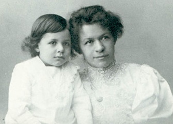 ������(��)����Ů��������(��)ʱ���ɷ򲢲������ߡ�