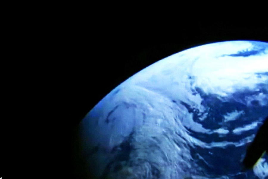 美国宇航局局长查尔斯·博尔登认为本次飞行测试是“猎户座”宇宙飞船项目的巨大进步,而我们真正的任务在于将人类送往火星,在此之前我们会完成一次小行星登陆,把宇航员送