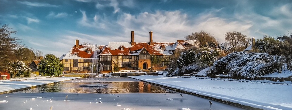 �������ϰ�ѩ�Ļ�԰��Ƭ��Ϊ�����ڡ����Ĺھ���