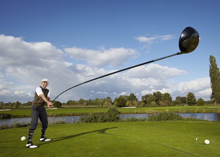 丹麦高球手马斯造出4.37米的最长可使用高尔夫球杆
