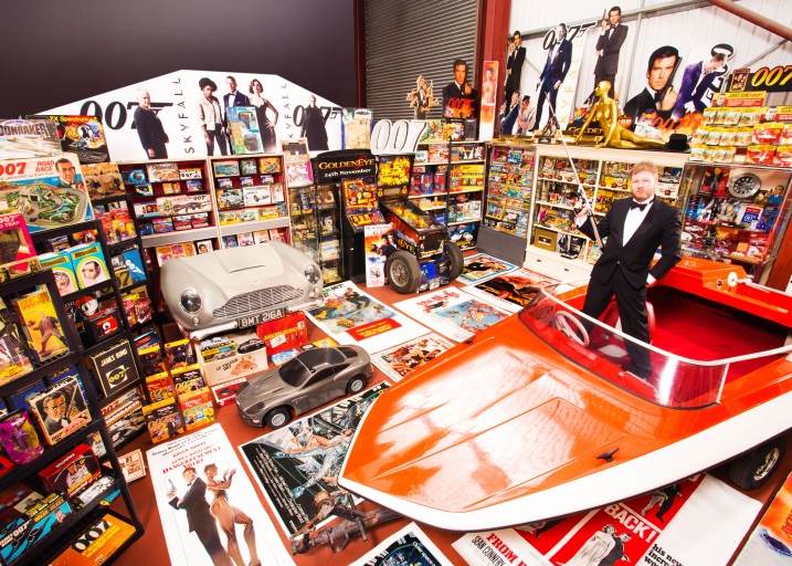 英国男子本内特收藏了多达12463件占士邦纪念品,收藏量为全球最多。