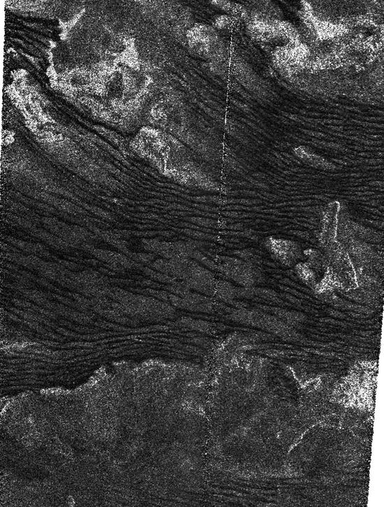 ������̽�������ص��״��ͼ����ʾ�˼����ϳ�����״ɳ���Ե���״ɳ��