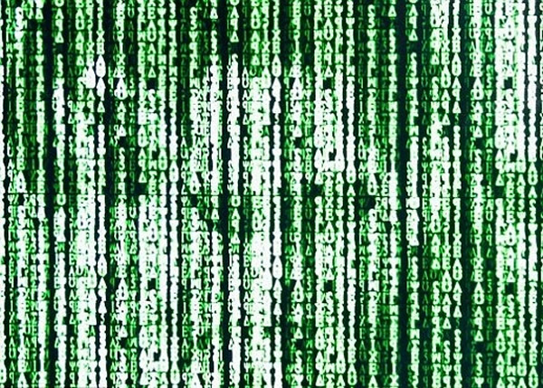 使用32位元运算的电脑、程式、服务器,或于2038年到达运算极限而无法运作。