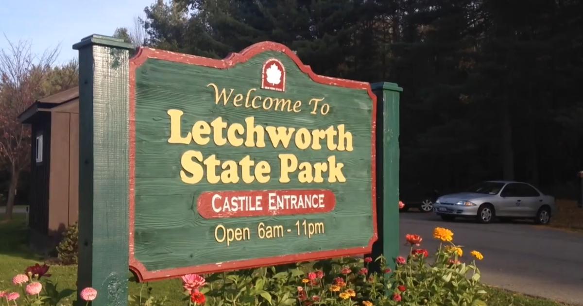 美国22岁青年登山脚滑坠18米山谷竟奇迹般毫发无伤