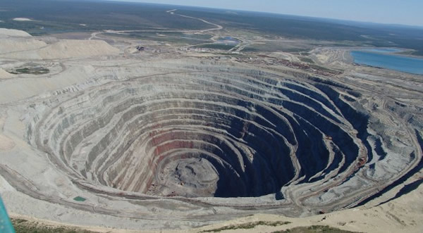 ˹Զڴǡʯ󳡾3ʯڲ3ʯ