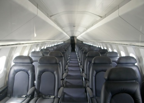 ר��ָ��Ϊ��ѹ���⣬�����ڷɻ��ϻ�����ƨ��