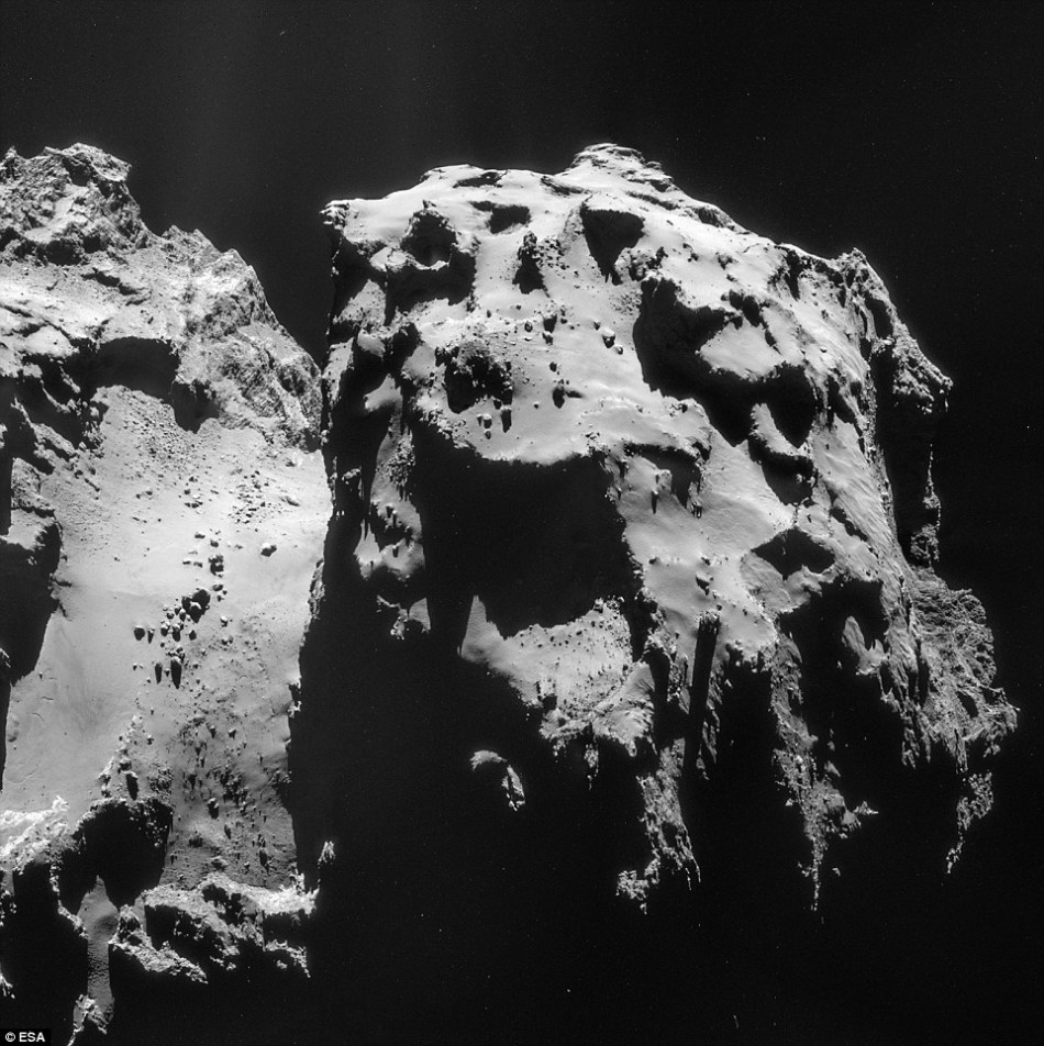 美国宇航局的“旅行者”号飞船上世纪80年代晚期拍摄的照片,展示了一个高耸的悬崖。