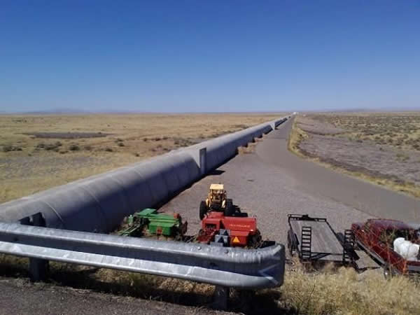 明年位于美国的引力波探测器将开始工作,两个探测器呈现L形分布,一个设在路易斯安那州利文斯通,另一个在华盛顿州汉福德,是此前引力波观测站灵敏度的10倍以上,因此2