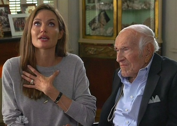 安祖莲娜祖莉(左)执导的电影《非凡生命历》,是以赞佩里尼(右)的故事为蓝本。