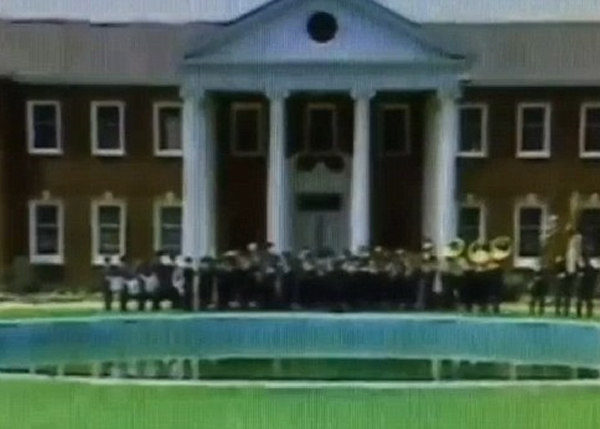 ��Ƭ����ʾһ֧�����ֶ�������ʫ��