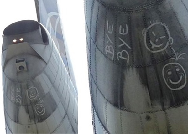 ���Ϻ��ջ�����Ա��Կͻ���β�ġ���ħ�������ټ���Ϳѻ(ͼ)�����ǣ��ܾ�ִ�ڱ���͡�