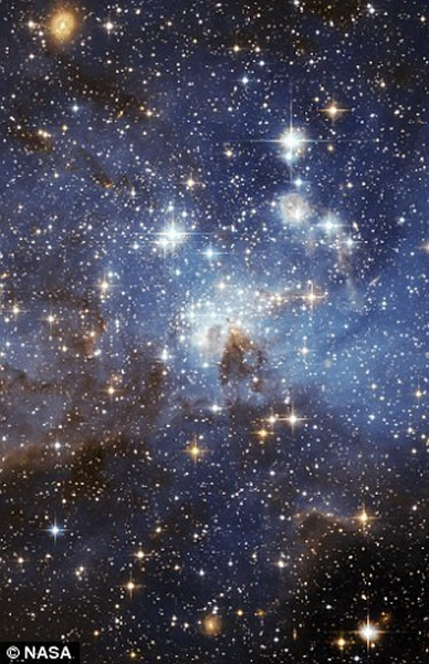 詹姆斯·韦伯太空望远镜将用于寻找宇宙最初的发光物体,探索星系演化和恒星形成的奥秘。