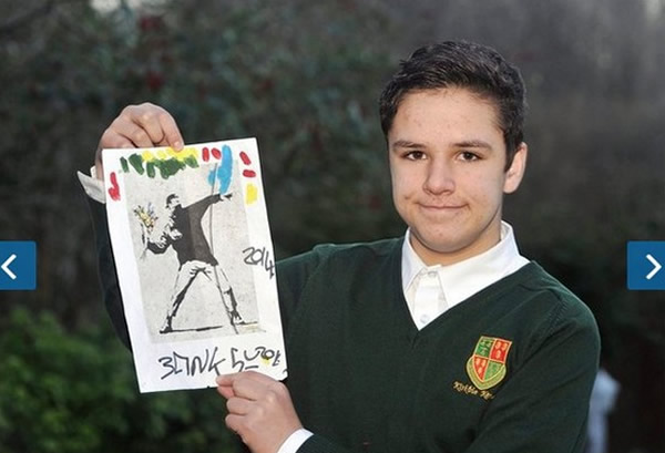 英国男孩因在火车上帮助涂鸦大师班克斯(Robin Banks) 获赠价值2万英镑的画