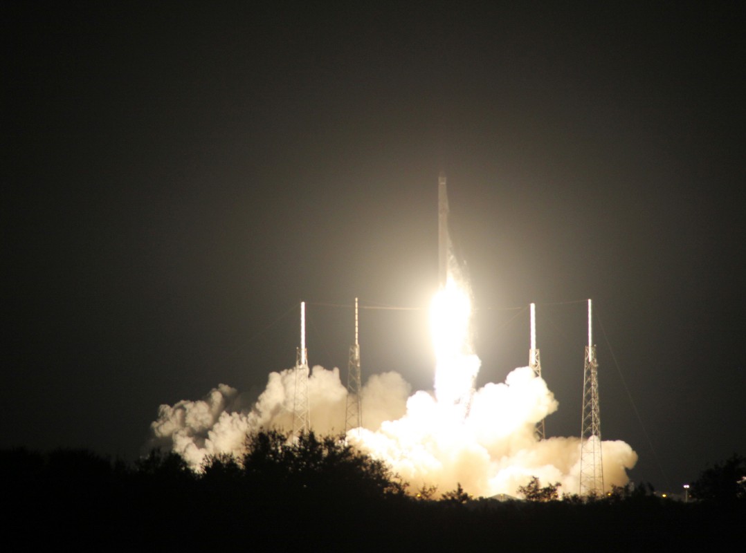 SpaceX的“猎鹰9号”火箭发射升空