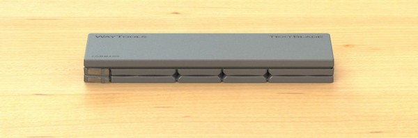 低头族救星:美国发明仅USB大小的蓝芽键盘(TextBlade)来拯救手机族