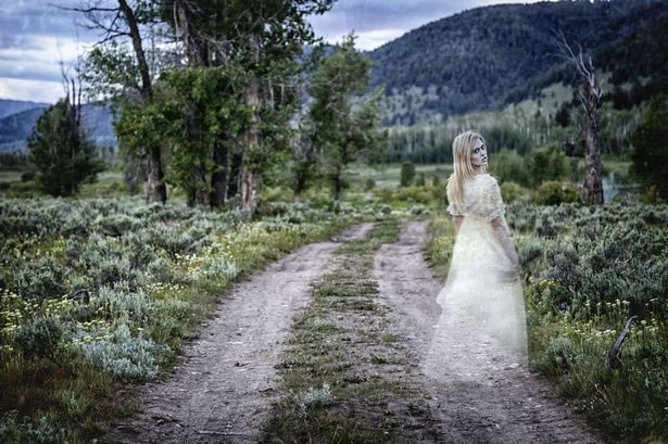 超自然调查员:英国公路上时常有性感女鬼出没 以搭便车为名勾引男旅客