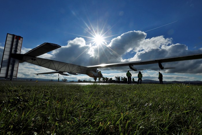 太阳能飞机“阳光动力2号”(Solar Impulse 2)下月将尝试环球飞行