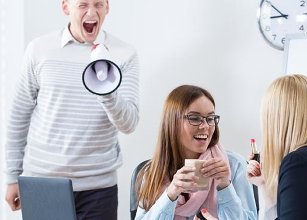 �ܷ��߼�ʹ�Կ��ϰ壬����;��δ��Ӱ�죬����Ӯ��ͬ����Ľ֧�֡�