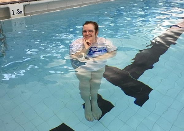 ����(ͼ)����˫�֣������κ�����������ܸ���ˮ�С�