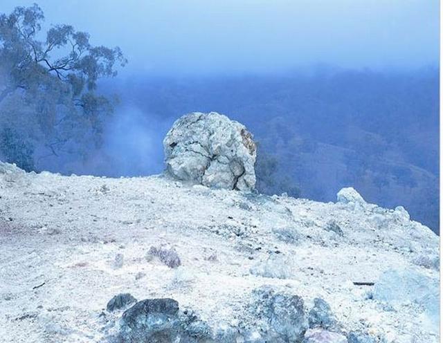 �Ĵ�����ȼ��ɽ֮�µ�27�׺�ú����ȼ�մ�Լ5500��