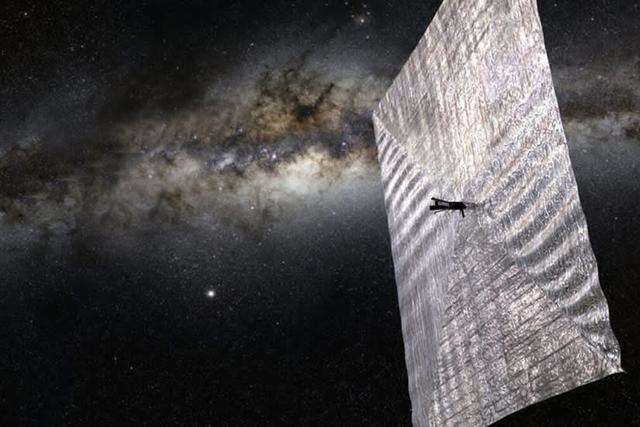 从某种意义上看,太阳帆飞船的续航力是无限的,能够比化学能火箭飞得更远,而且速度更快