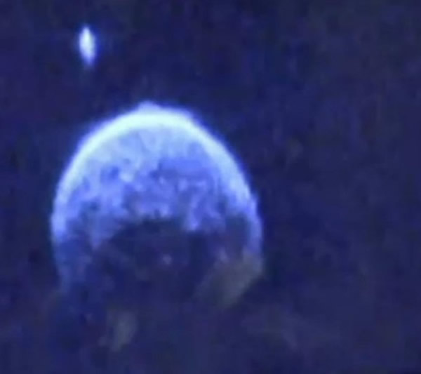 近距离掠过地球的小行星2004 BL86居然有一颗小卫星