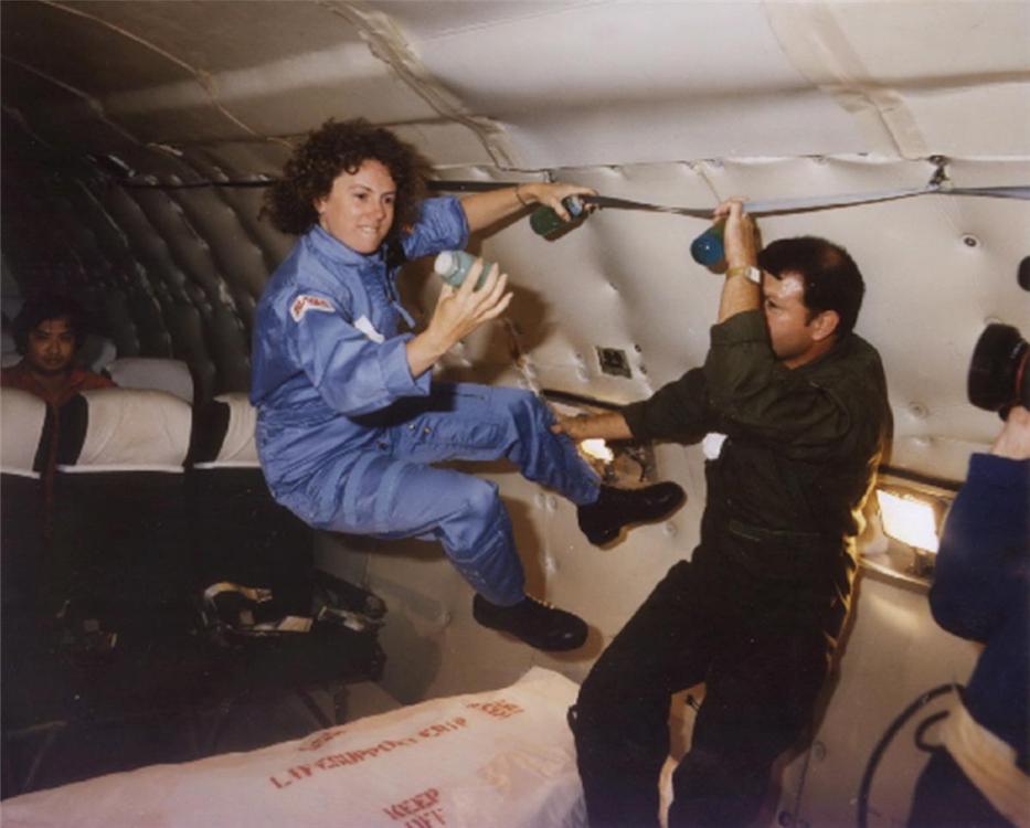 ����ս�ߺš���Ψһһ��Ů��ʦ����˹��?����ܽ�ڽ���ѵ��������ԭ���ƻ����������ͨ�������������ͼ��ô�250������Сѧ����������̫�տΡ�