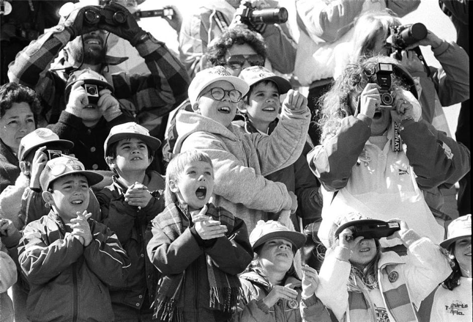 Ů��ʦ����˹��?����ܽ�������ڵ�ѧУͬѧ��������������պ�������ף��