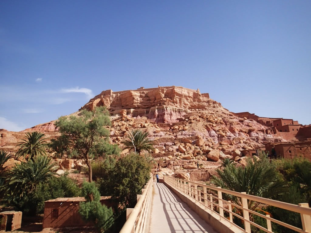 �������ϲ��İ�‧������ҳǿ������Ӱ����������Ϸ�е�Ը����������ש���ɵ���¥����ͬ��ʱ��ɳ�ں������ֶѵ��ĵﱤ�����صĽ���������ܵ�Ӱ����ϲ��������