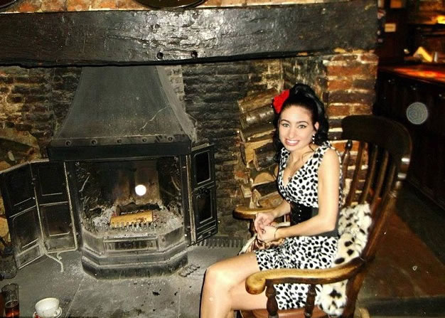 迪克森自称每闻到鱼腥即有亲友过身,认为是灵界给她的警示。