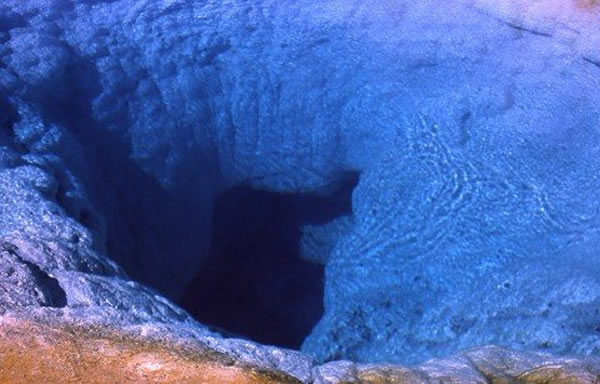 ������ѧģ��������������ʯ���ҹ�԰��Ȫ��ɫ�ʵĳ���