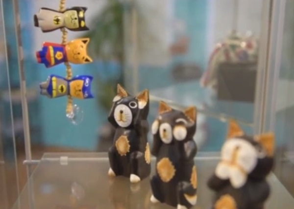 猫咪博物馆有不少与猫咪有关的艺术作品,例如猫咪小雕像。