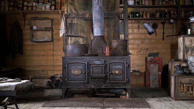 早年探险家住过的南极木屋经过修复回到20世