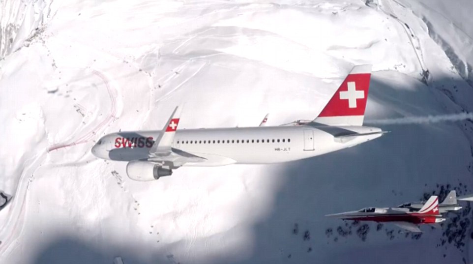 �ɻ���ѩ��ɽ���ϸ��ٷ���