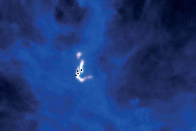 新发现的四胞胎恒星距离我们大约825光年,在此之前科学家已经在英仙座方向上发现了许多原恒星分子云