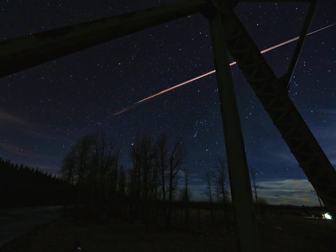 美国及加拿大西部夜空惊现大火球 NASA:95%确信是中国火箭残骸