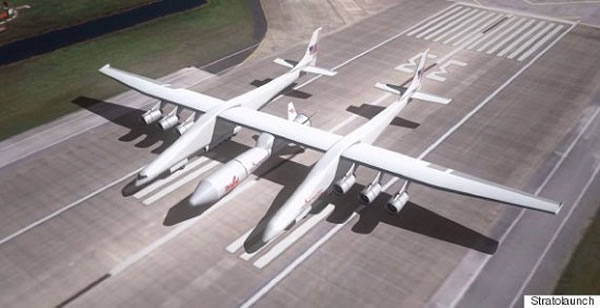 电脑模拟图：全球最巨型飞机“Roc”，飞机翼展117米， 比波音747-8及空客A380-800更大，将用作运载巨型火箭到太空发射人造卫星或进行载人太空任务。