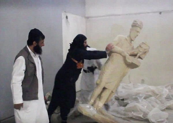 IS分子将雕像推倒