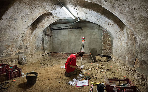 ר�����о������Ƿ������߻򼢻�����